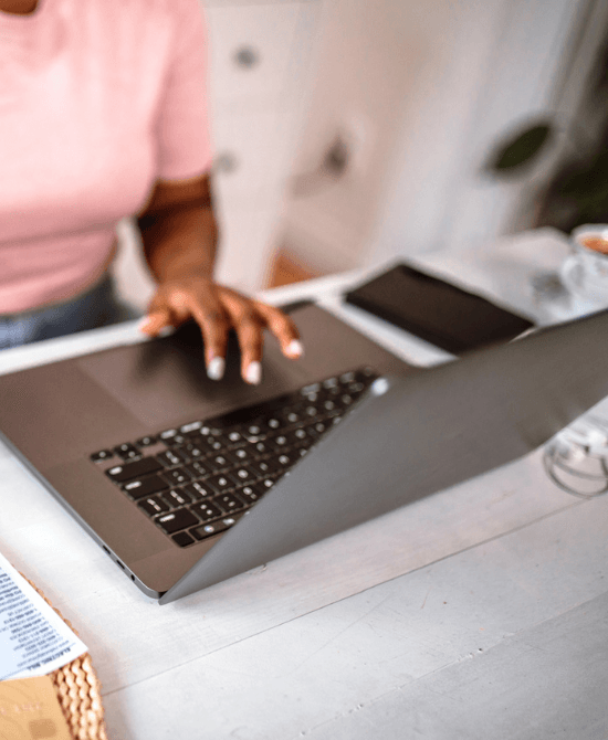 Laptop clicking on mousepad